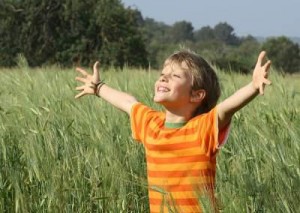 enfants-nes-etre-heureux