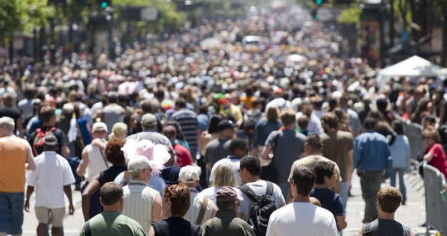 foule-une-avenue